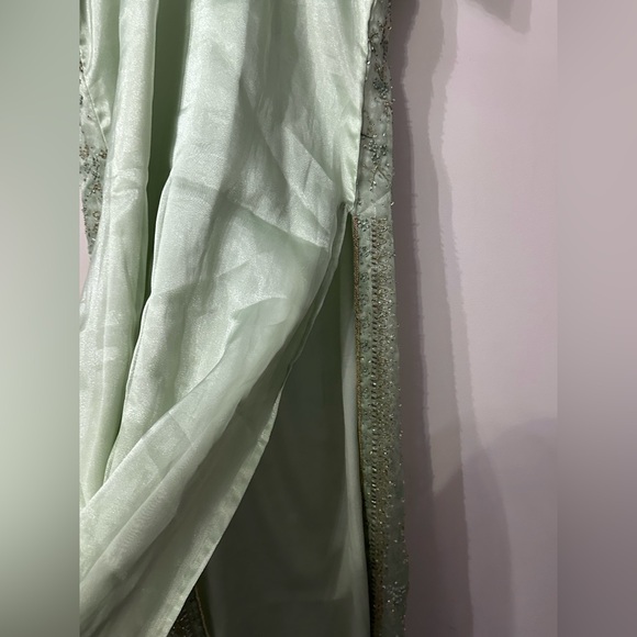 Embellished handmade beaded pakestani indian khaliji dress - Picture 6 of 10